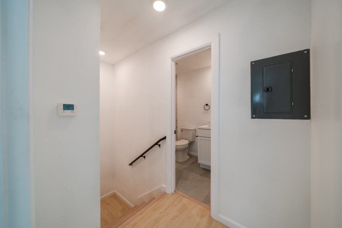 1005 Essex St #102 - Photo 6 of 18