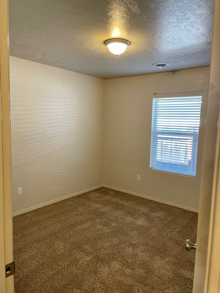 4282 S Glenmere Way #NA - Photo 6 of 9