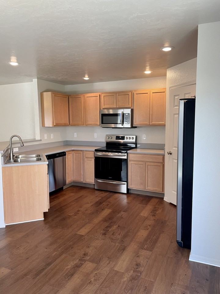 4282 S Glenmere Way #NA - Photo 3 of 9