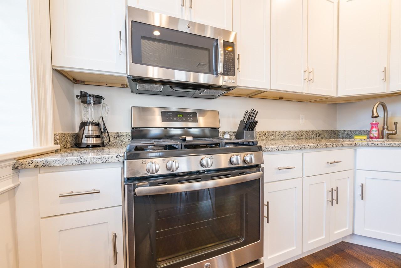 2044 Beacon St #1 - Photo 2 of 25