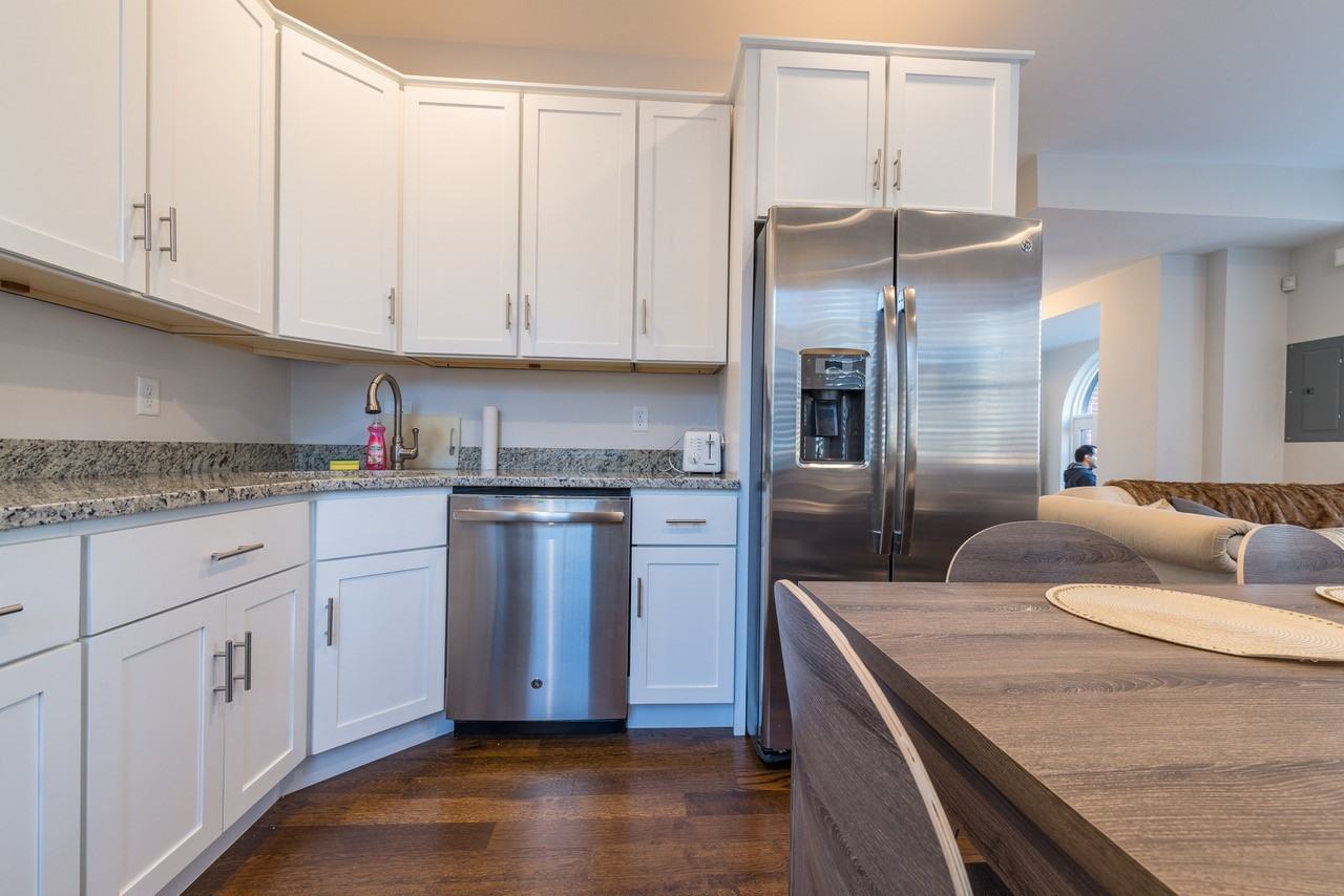 2044 Beacon St #1 - Photo 3 of 25