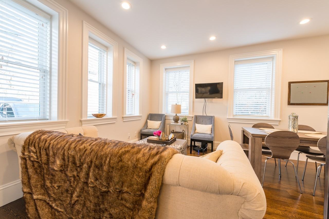 2044 Beacon St #1 - Photo 7 of 25