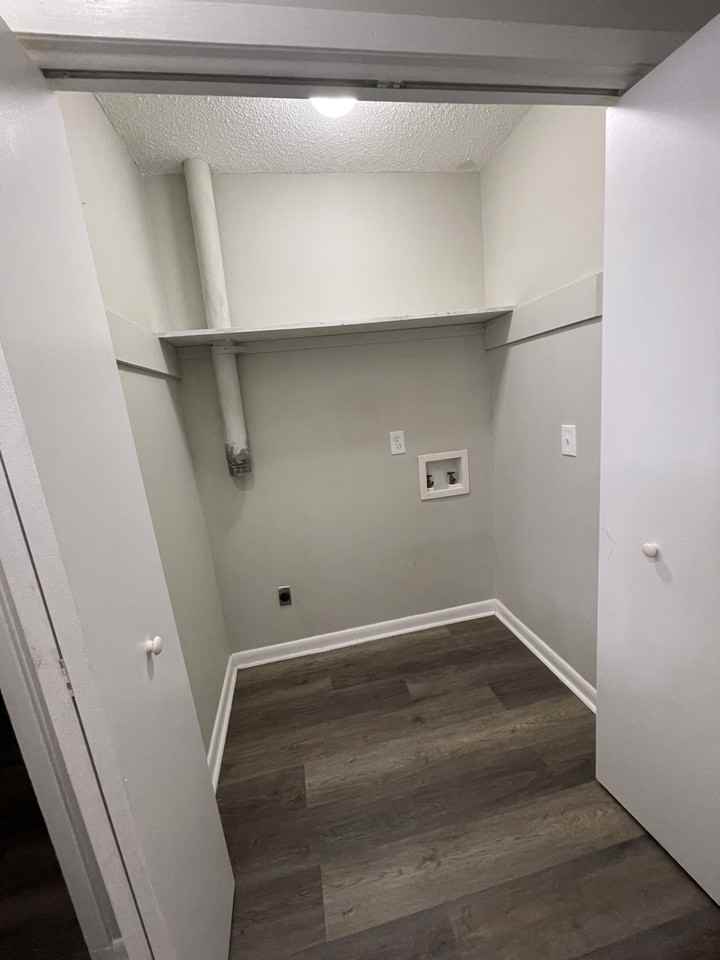 8241 Glenwoods Dr #8241 - Photo 4 of 10