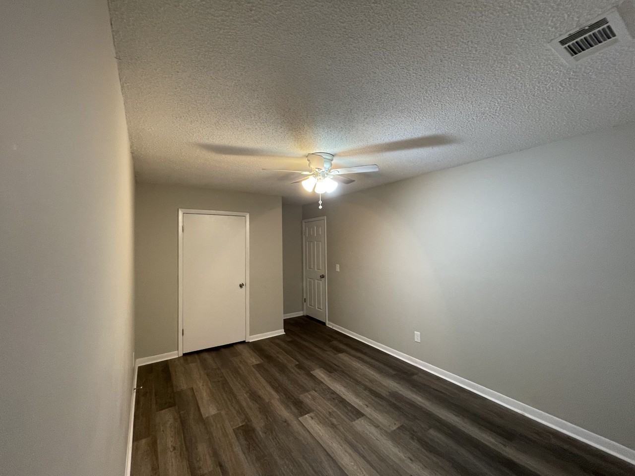 8241 Glenwoods Dr #8241 - Photo 5 of 10
