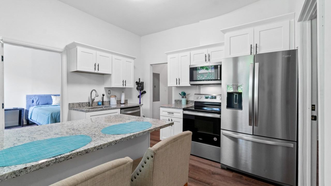 Arlington Ave Sw - Photo 3 of 20