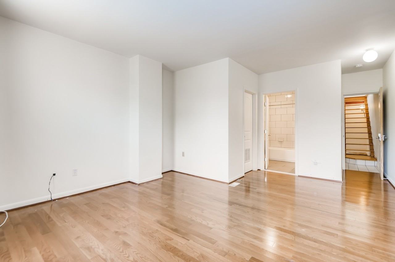 1127 S Hanover St #1 - Photo 5 of 27