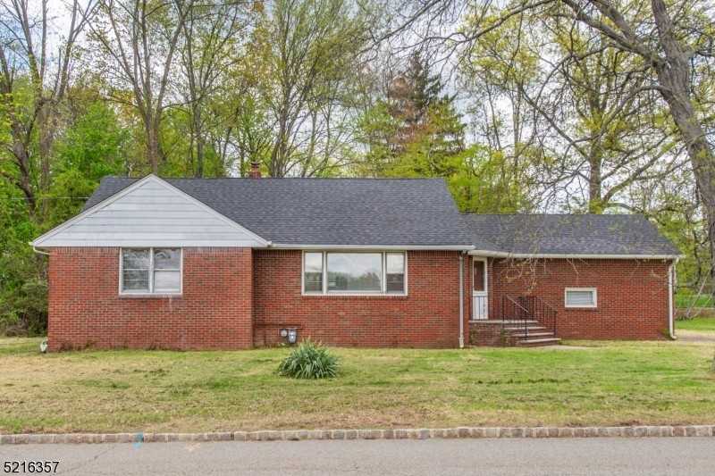 79 Lake Shore Dr - Photo 3 of 20