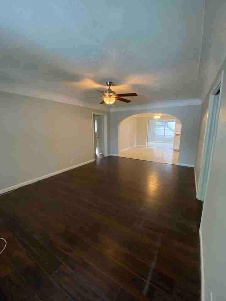 1116 11th St - Photo 2 of 21