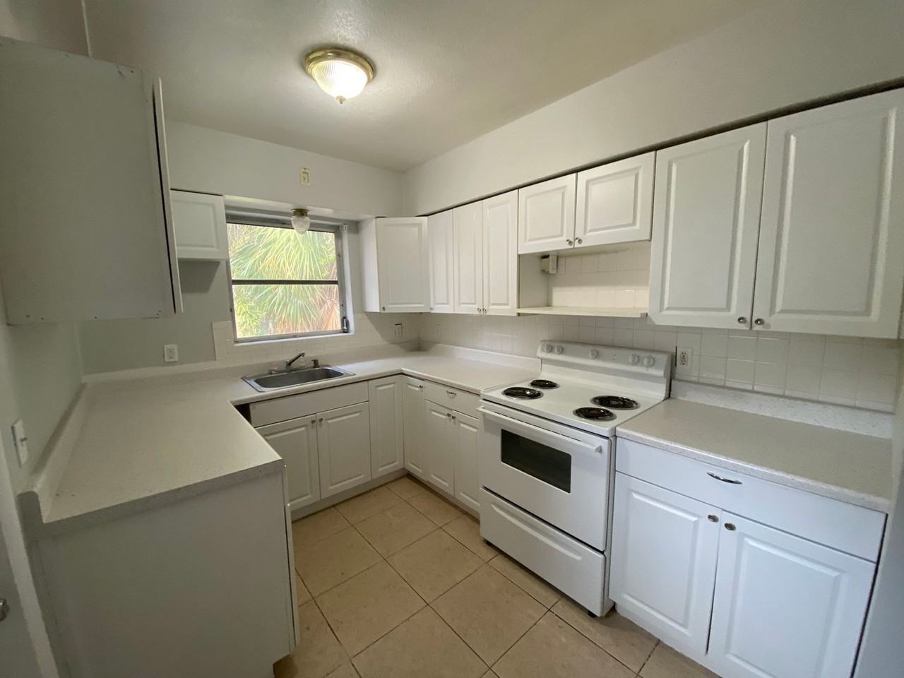 1116 11th St - Photo 3 of 21