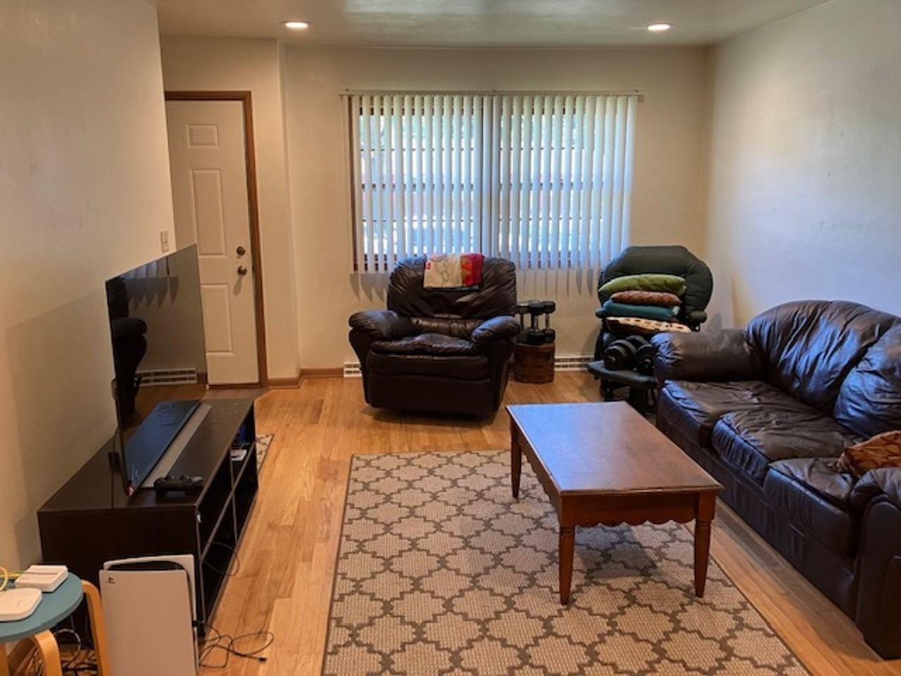 2728 Luther Dr - Photo 2 of 14