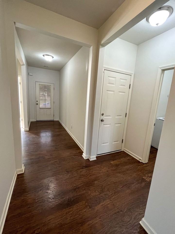 178 178 Stephanie - Photo 2 of 18