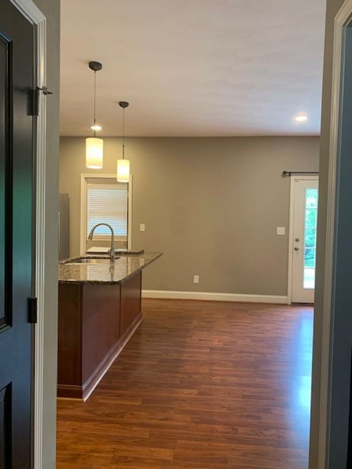 634 Janette Ave Sw - Photo 6 of 32