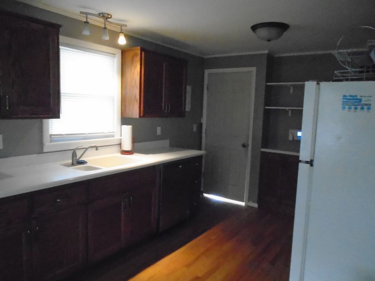 2505 Church Cir - Photo 3 of 20