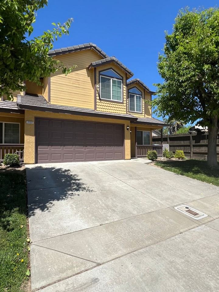 Lincoln Tri-Plex 1 - Photo 2 of 18