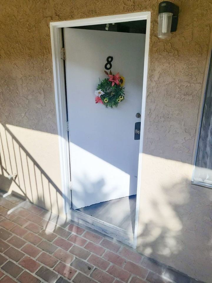 ASHLAND AVE APARTMENTS - Photo 2 of 8