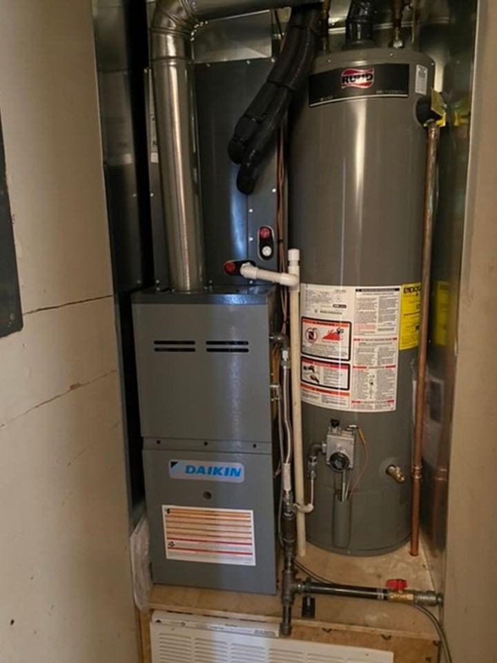 1618 Anthony St - Photo 3 of 16