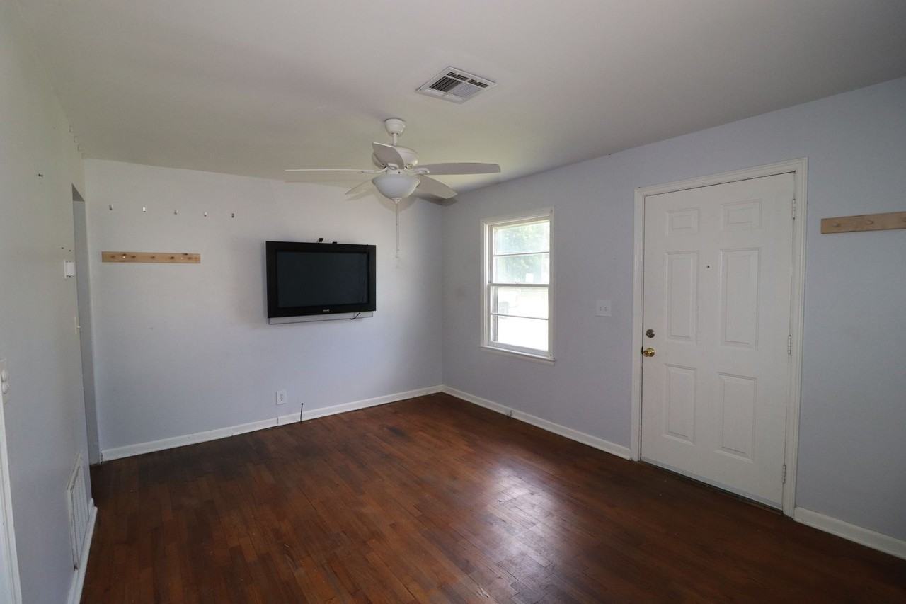 1617 N Madison St - Photo 4 of 16