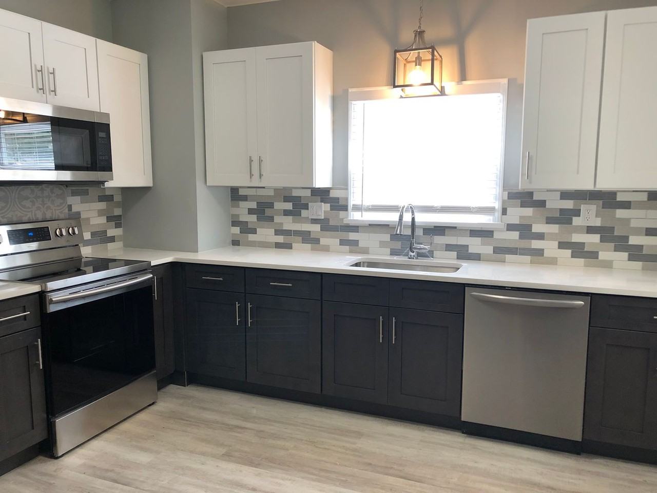 87 Paige St - Photo 2 of 36