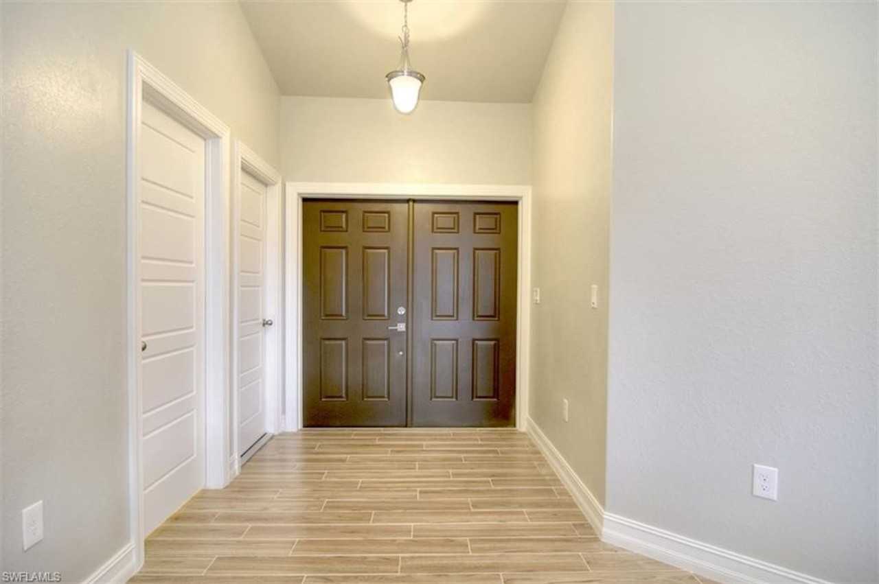 2412 Nw 8th Pl - Photo 3 of 20