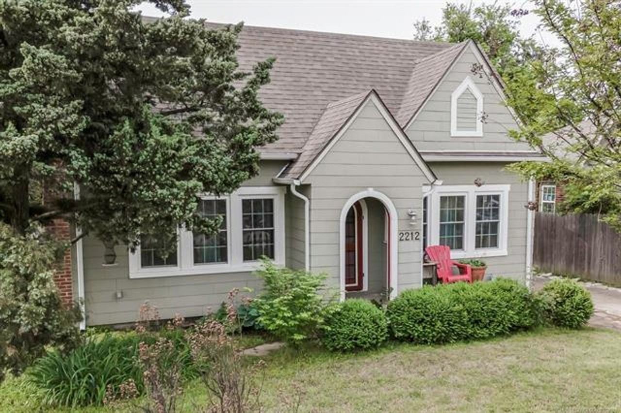 2212 E 17th Pl - Photo 2 of 19