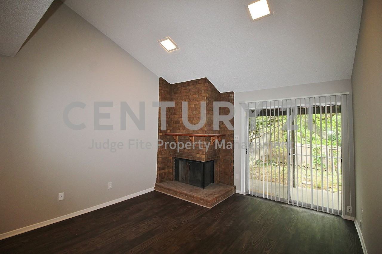 820 Clarissa Pl - Photo 2 of 11