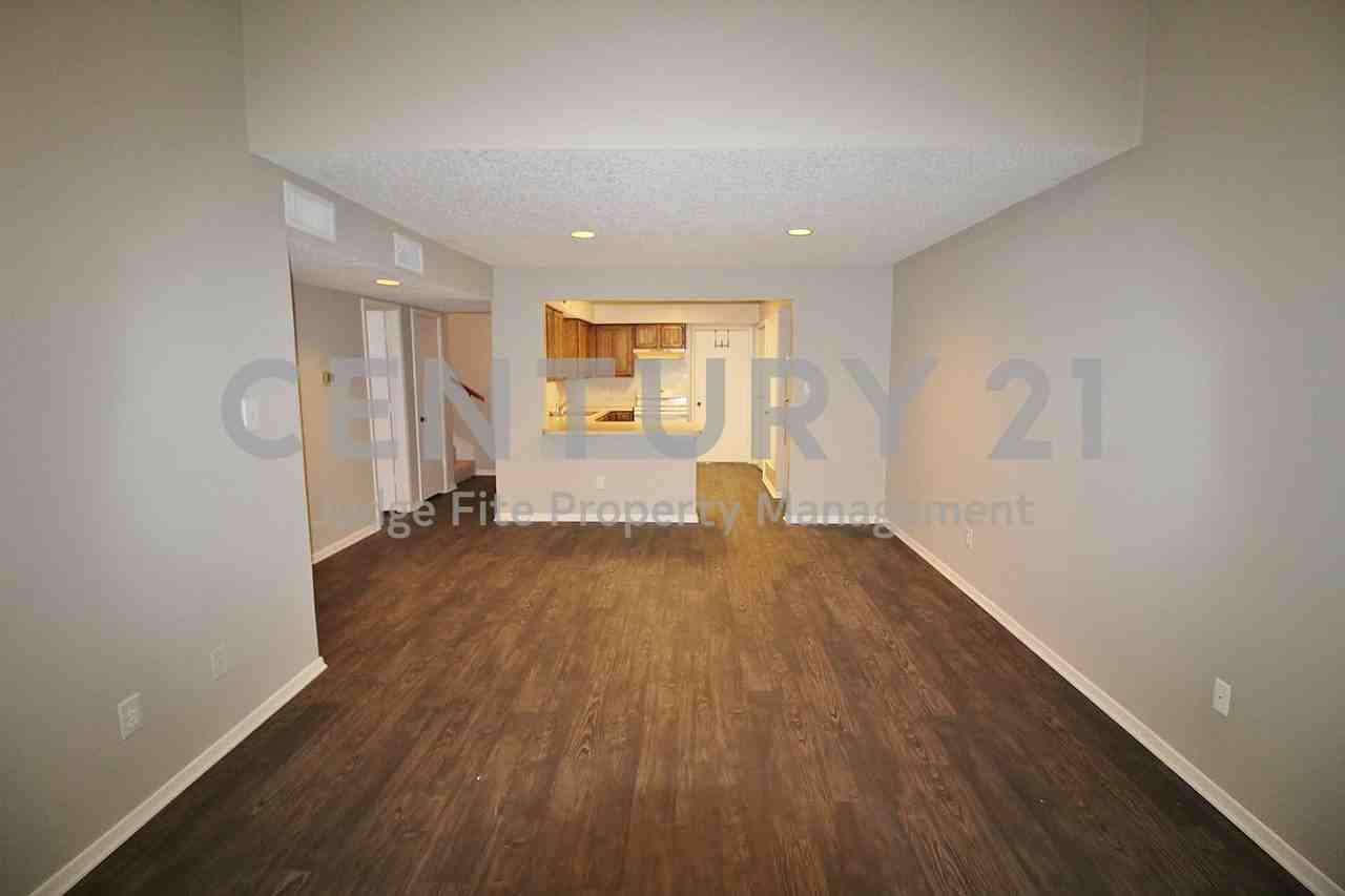 820 Clarissa Pl - Photo 3 of 11