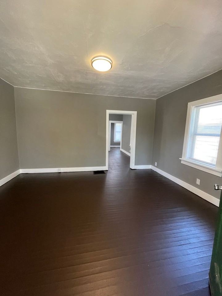 10 Grant St - Photo 4 of 17