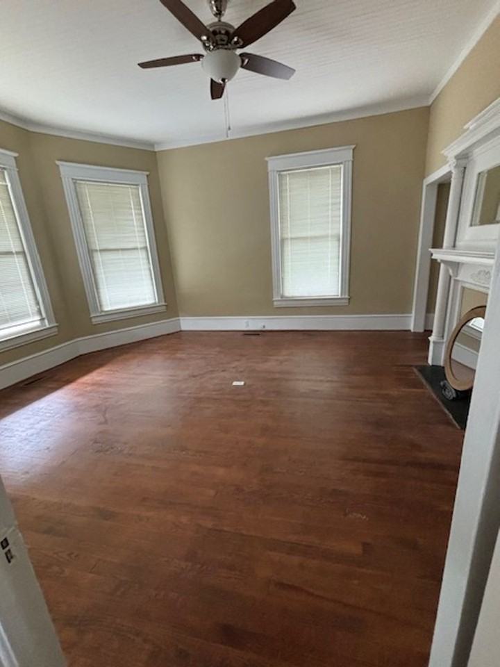 123 S Boddie St - Photo 3 of 13