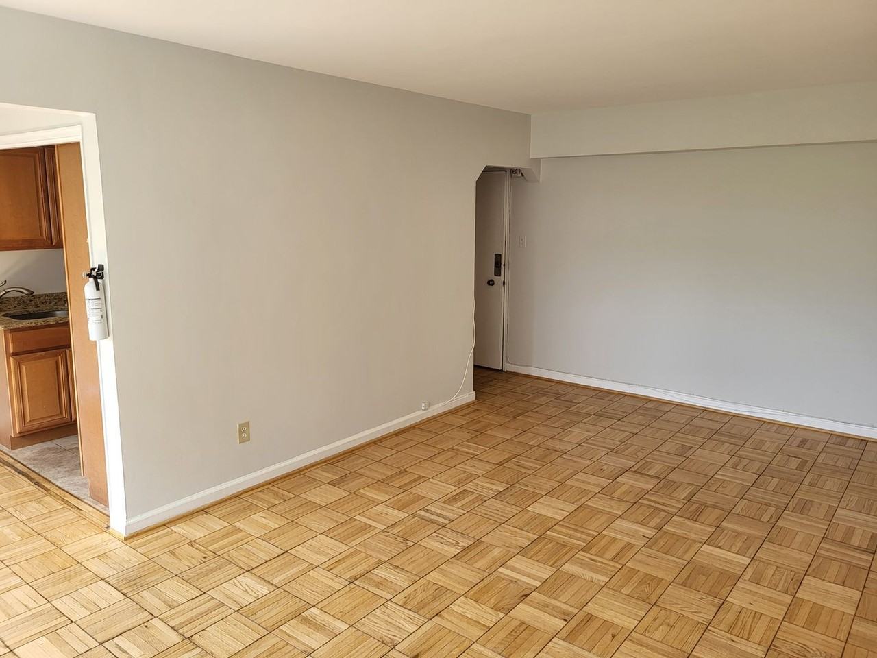 3701 Connecticut Ave Nw - Photo 3 of 11