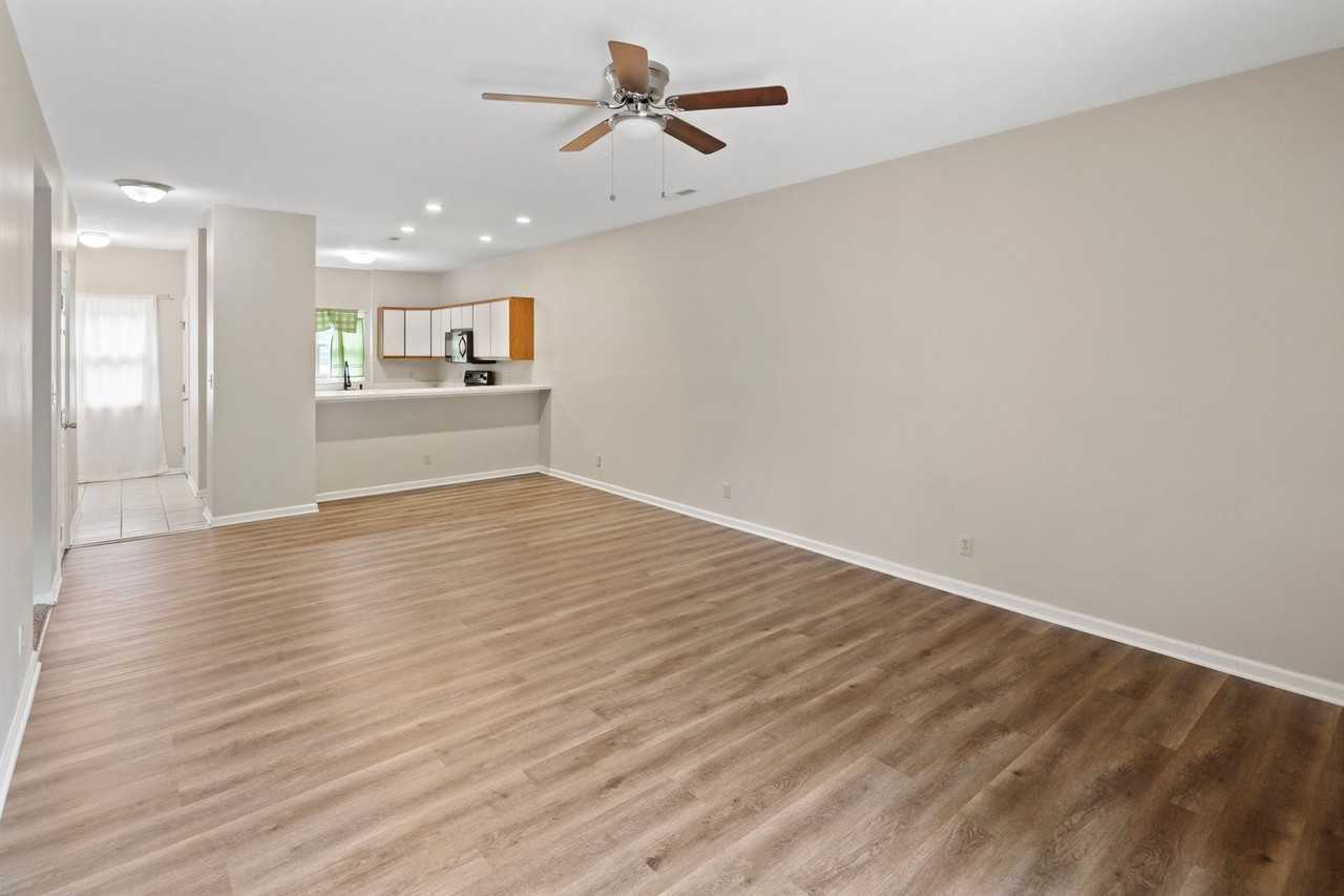 7 Timberlake Dr - Photo 3 of 18