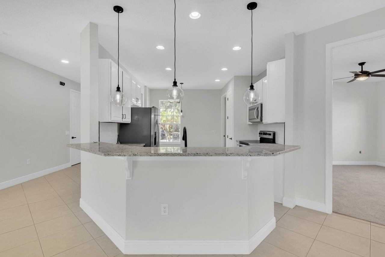 709 Volterra Blvd - Photo 2 of 30