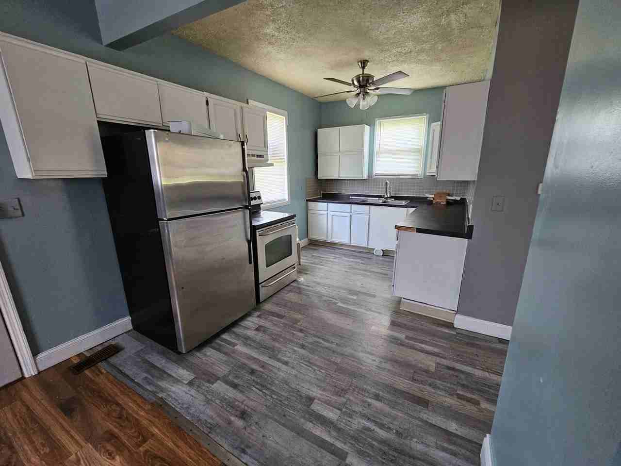 1524 S 11th St - Photo 5 of 9