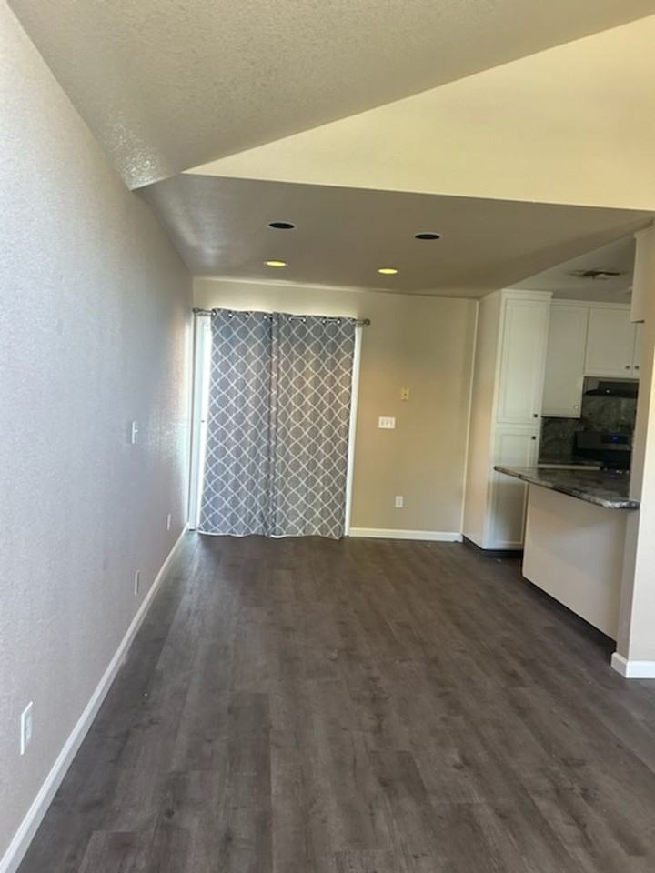 5184 W Fremont Ave - Photo 4 of 21