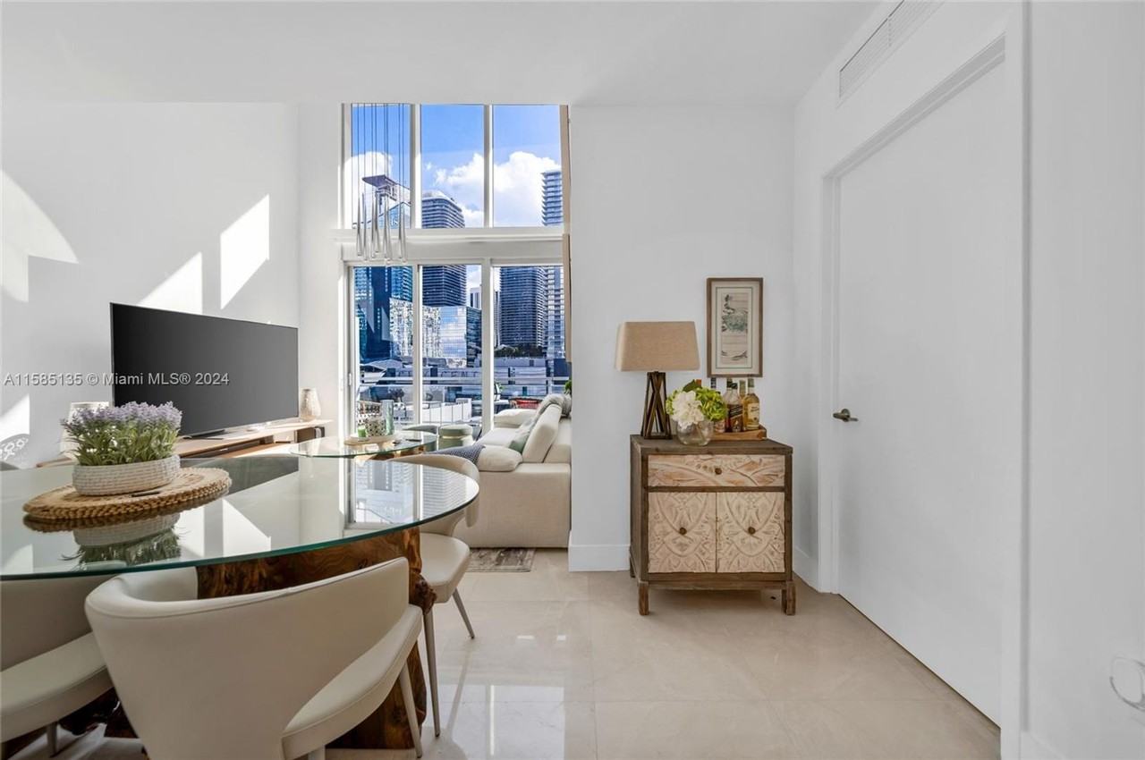 92 Sw 3rd St - Photo 3 of 20