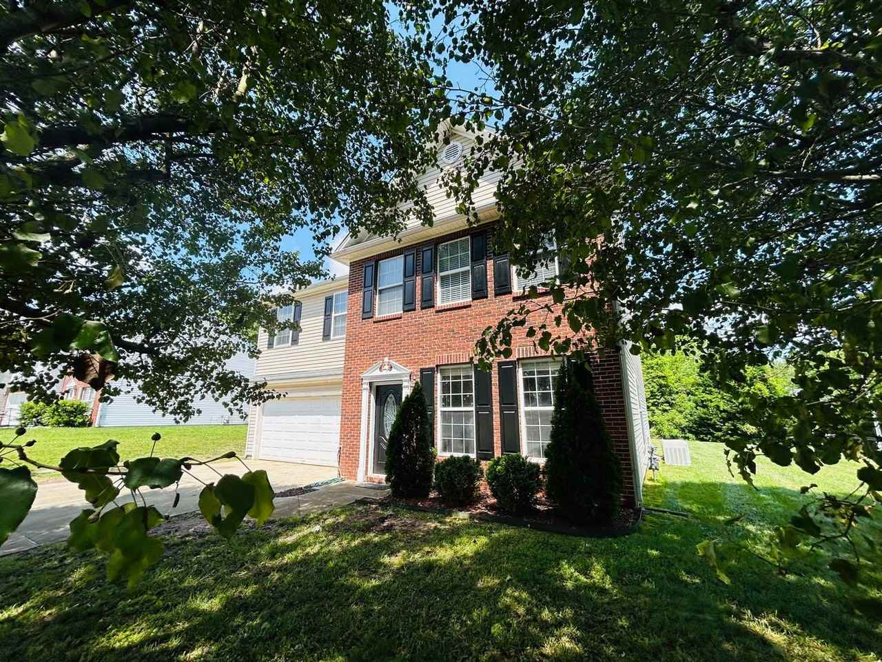 2000 Lannigan Dr - Photo 4 of 34