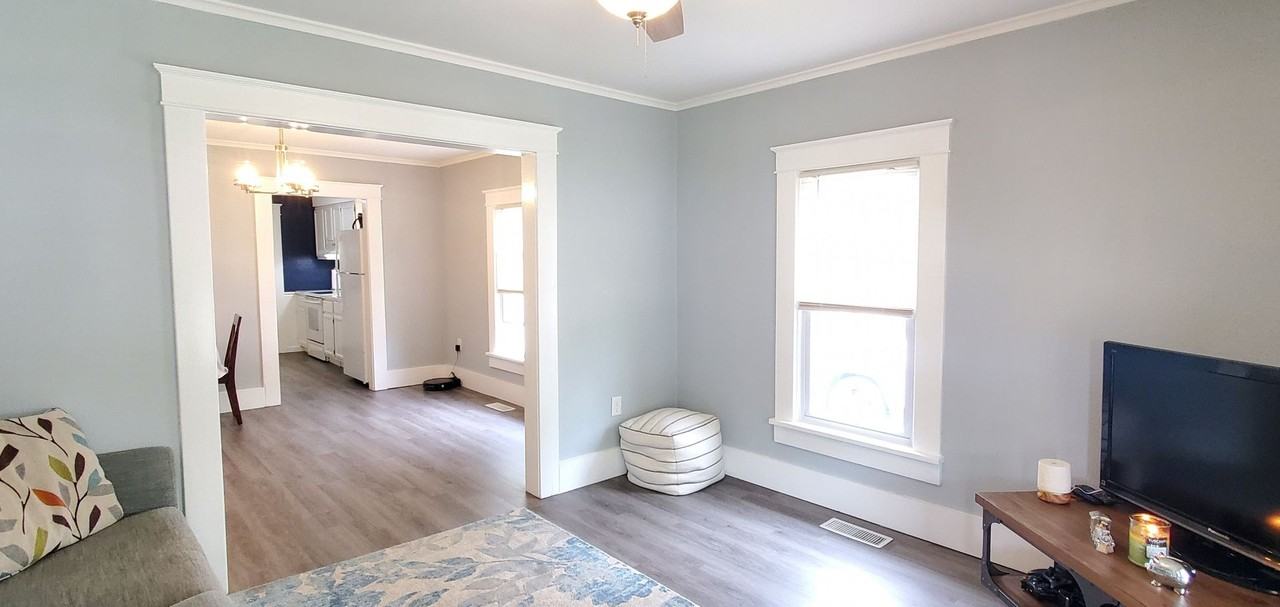 207 Court St - Photo 2 of 14