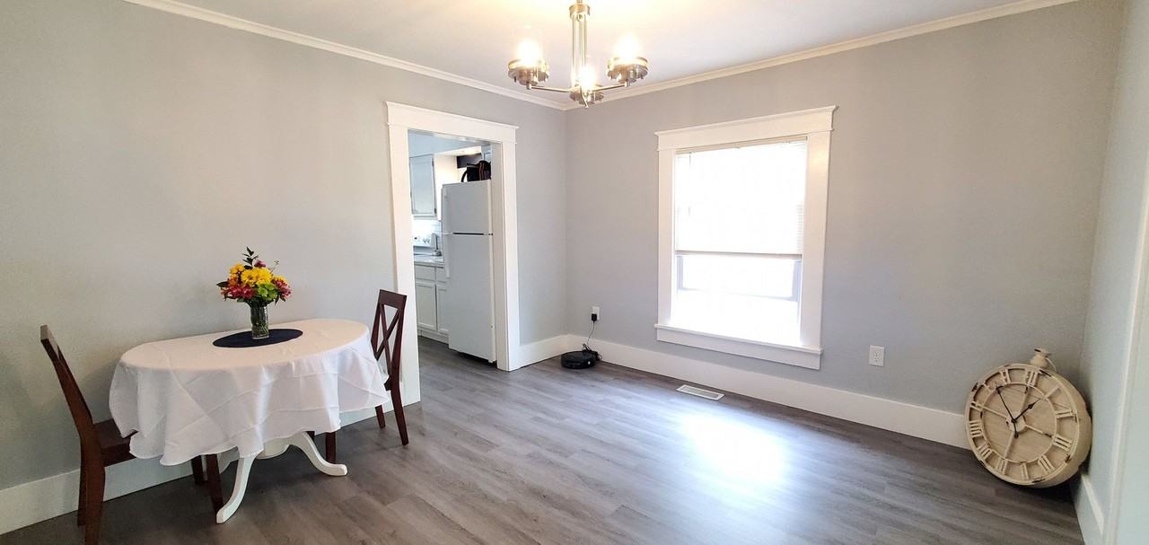 207 Court St - Photo 3 of 14