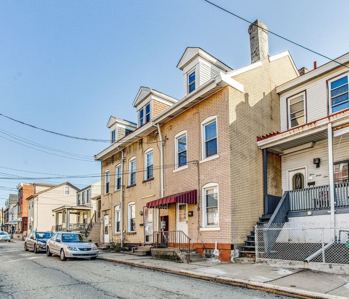339 Ella St - Photo 2 of 17