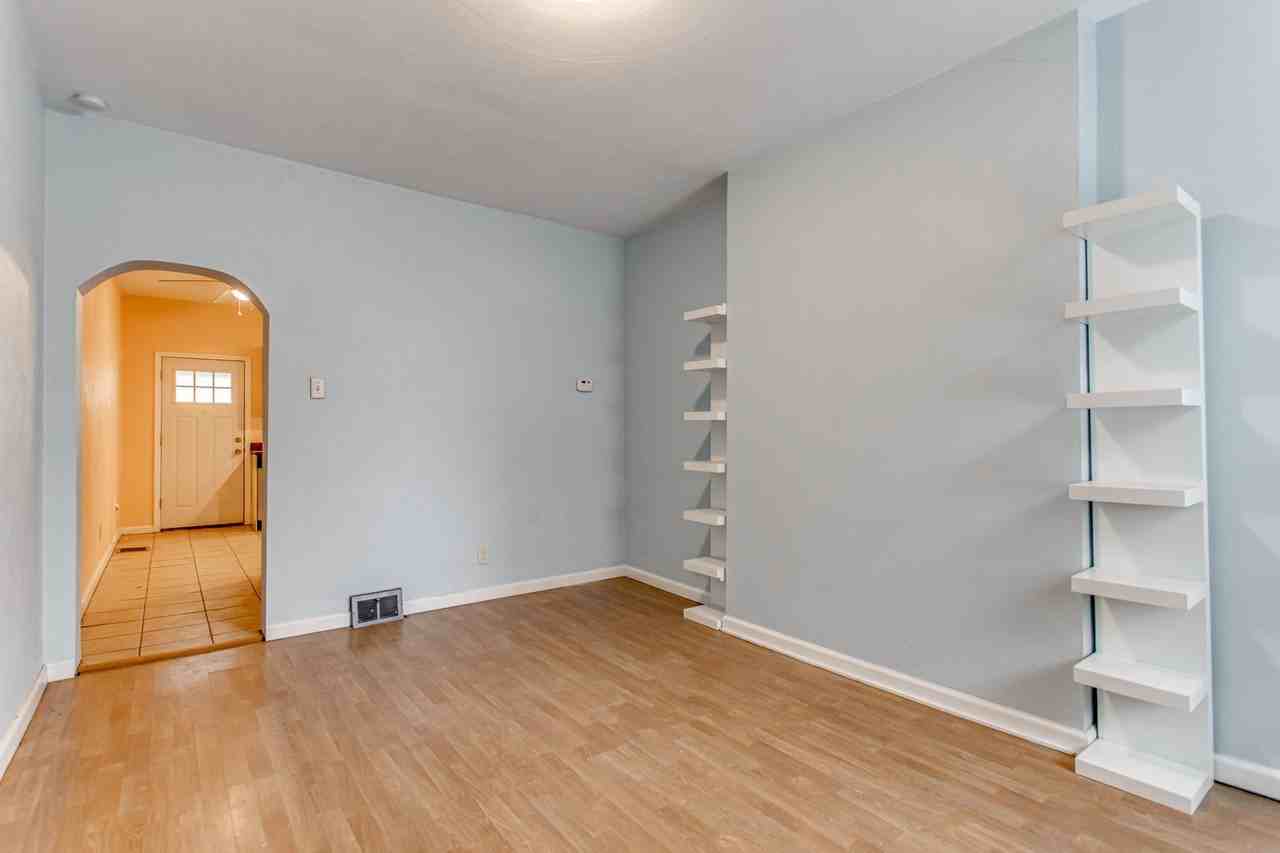 339 Ella St - Photo 3 of 17