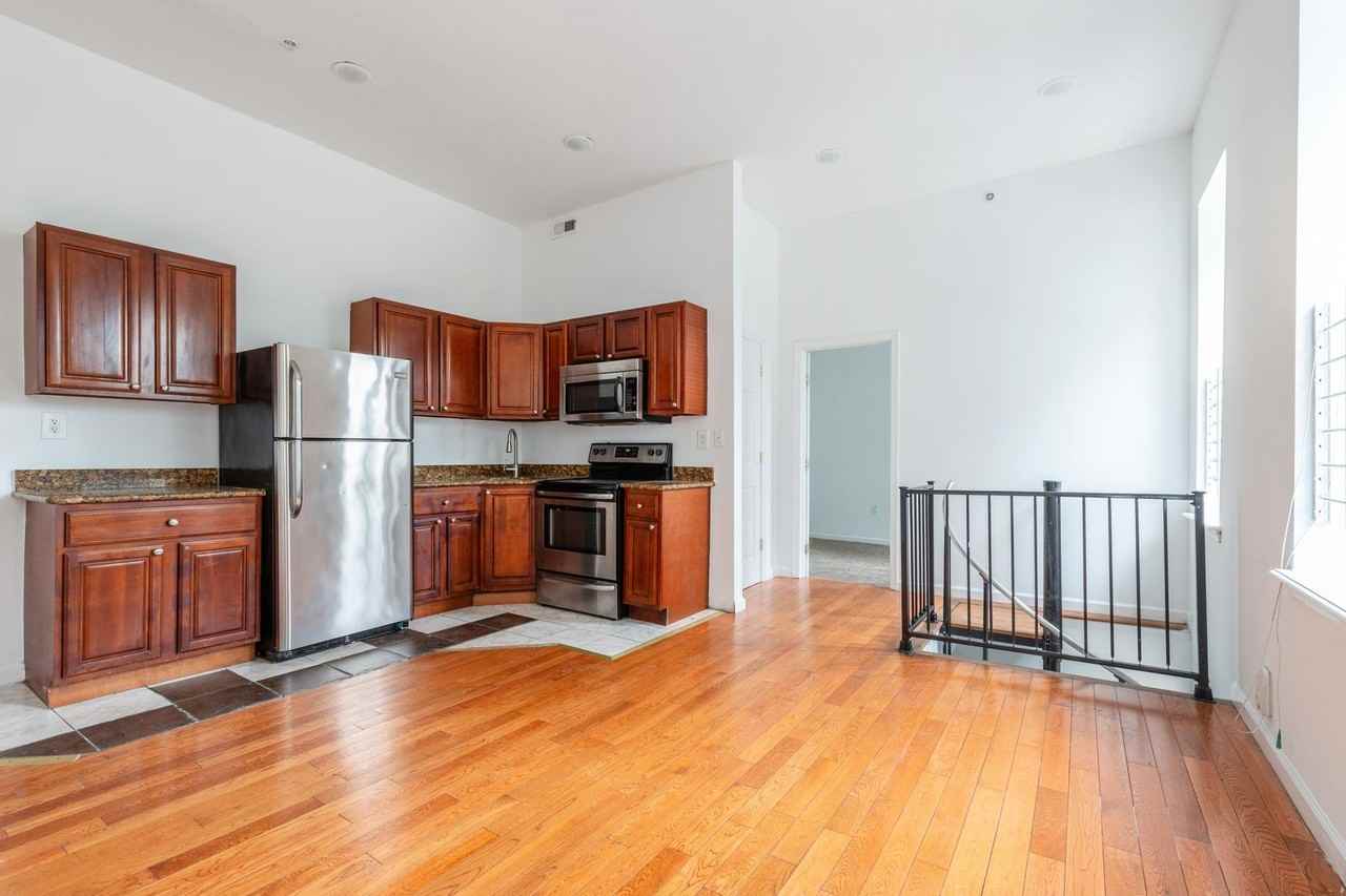1745 W. Diamond St - Photo 6 of 33