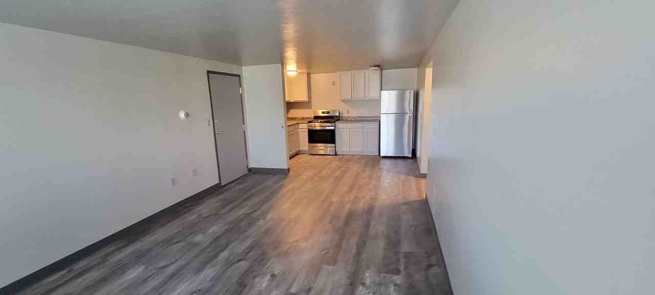 Oxford Apartments - Photo 5 of 14