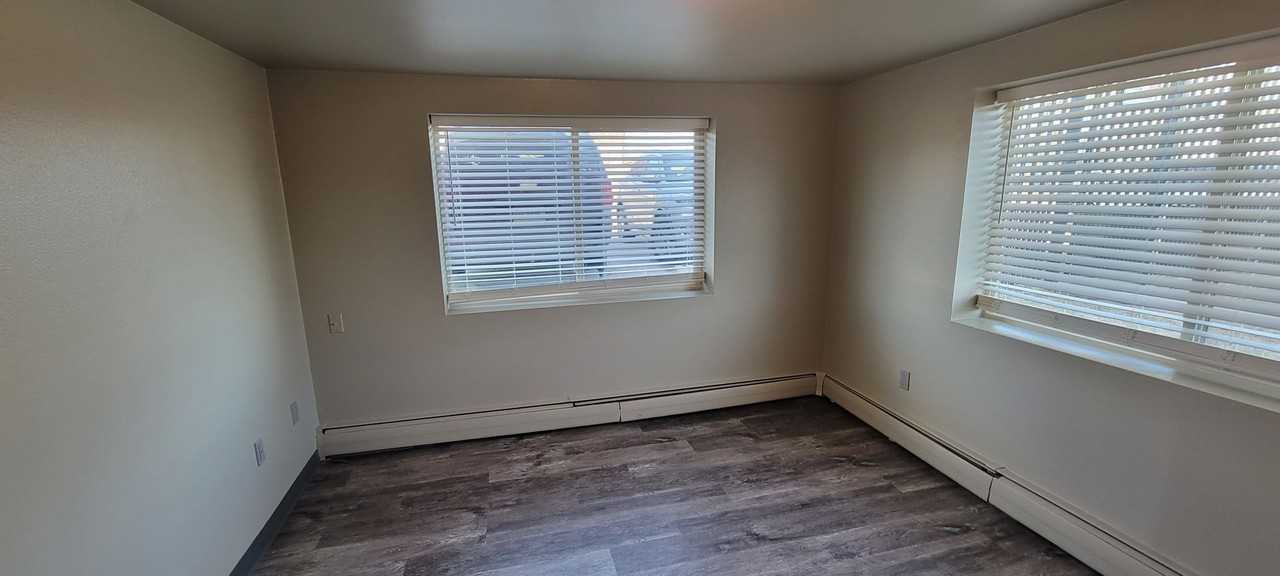 Oxford Apartments - Photo 7 of 14