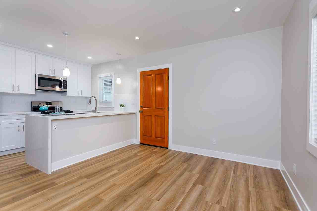 156 S Oakland Ave - Photo 6 of 21