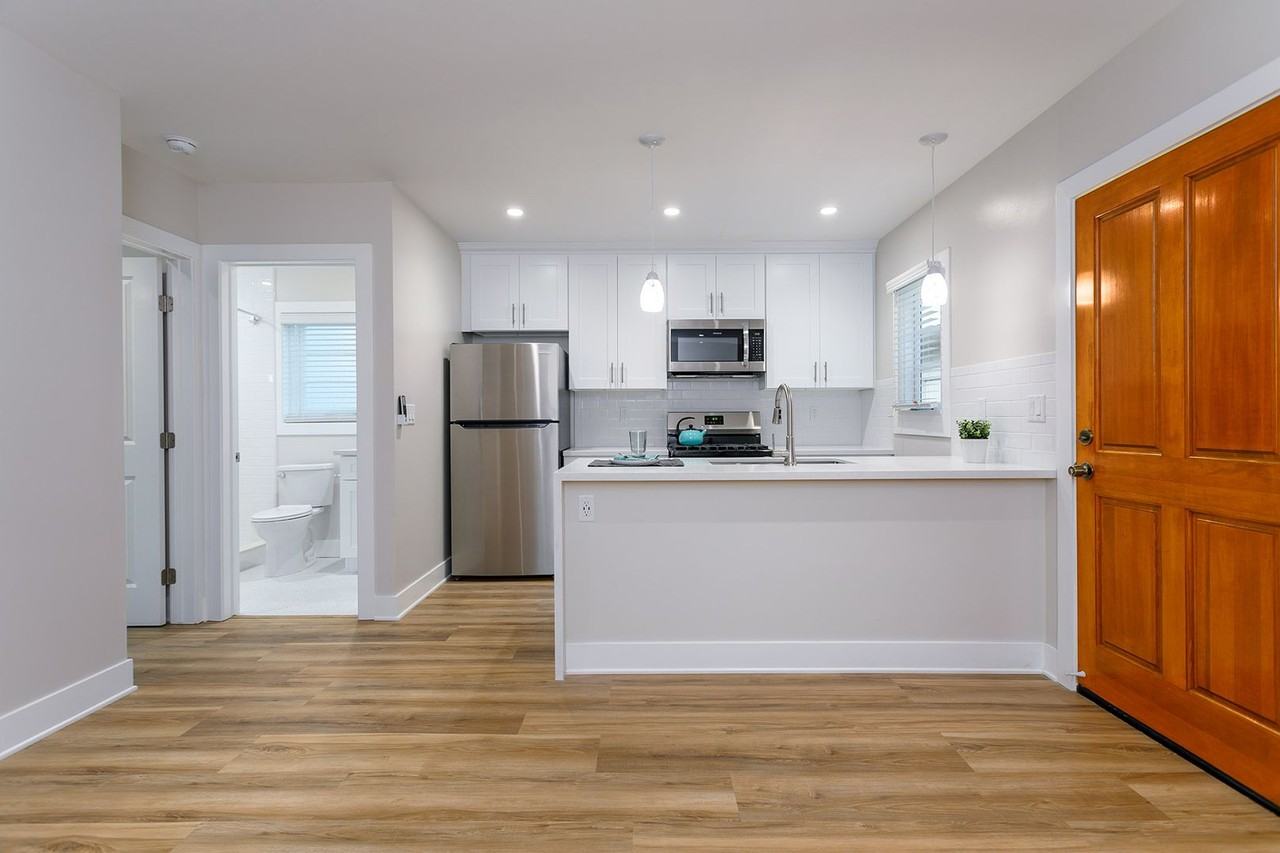 156 S Oakland Ave - Photo 5 of 21
