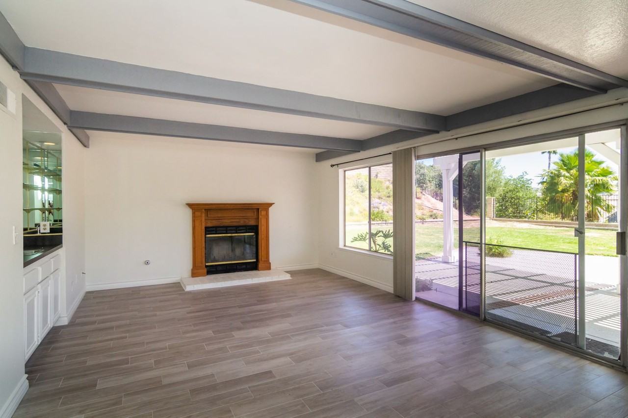 25481 Cariz Dr - Photo 3 of 23