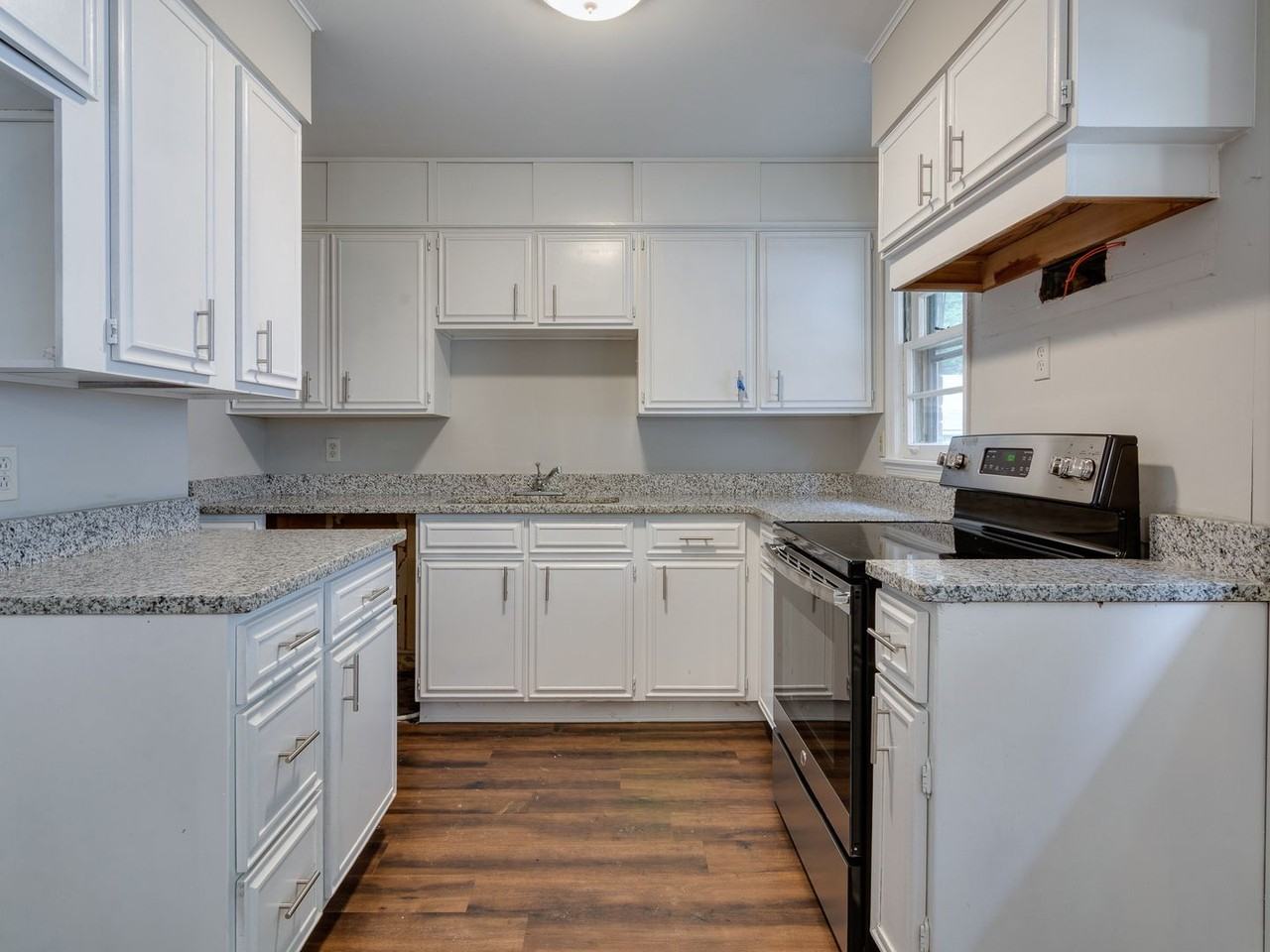 1898 Sea Isle Rd - Photo 5 of 18