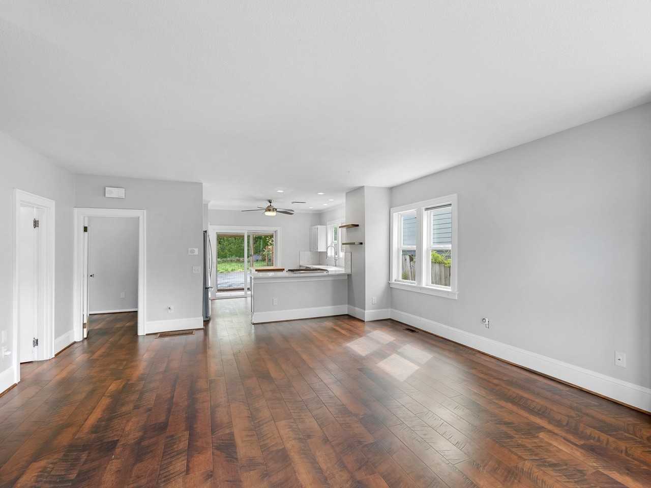 9831 N Edison St - Photo 3 of 24