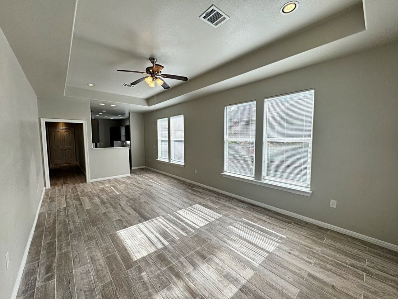 2440 Rusk St - Photo 2 of 12