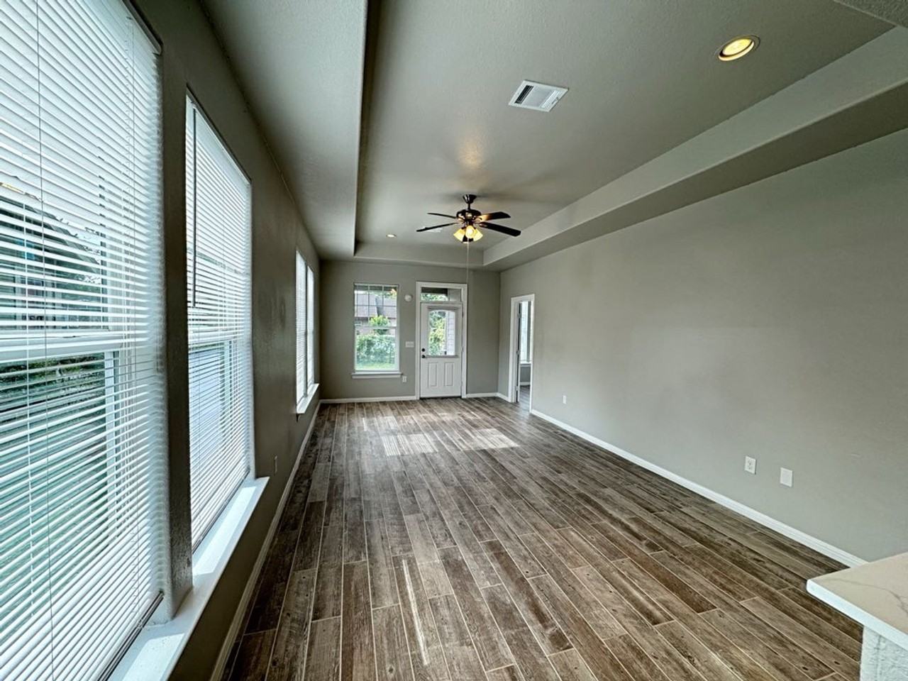 2440 Rusk St - Photo 3 of 12