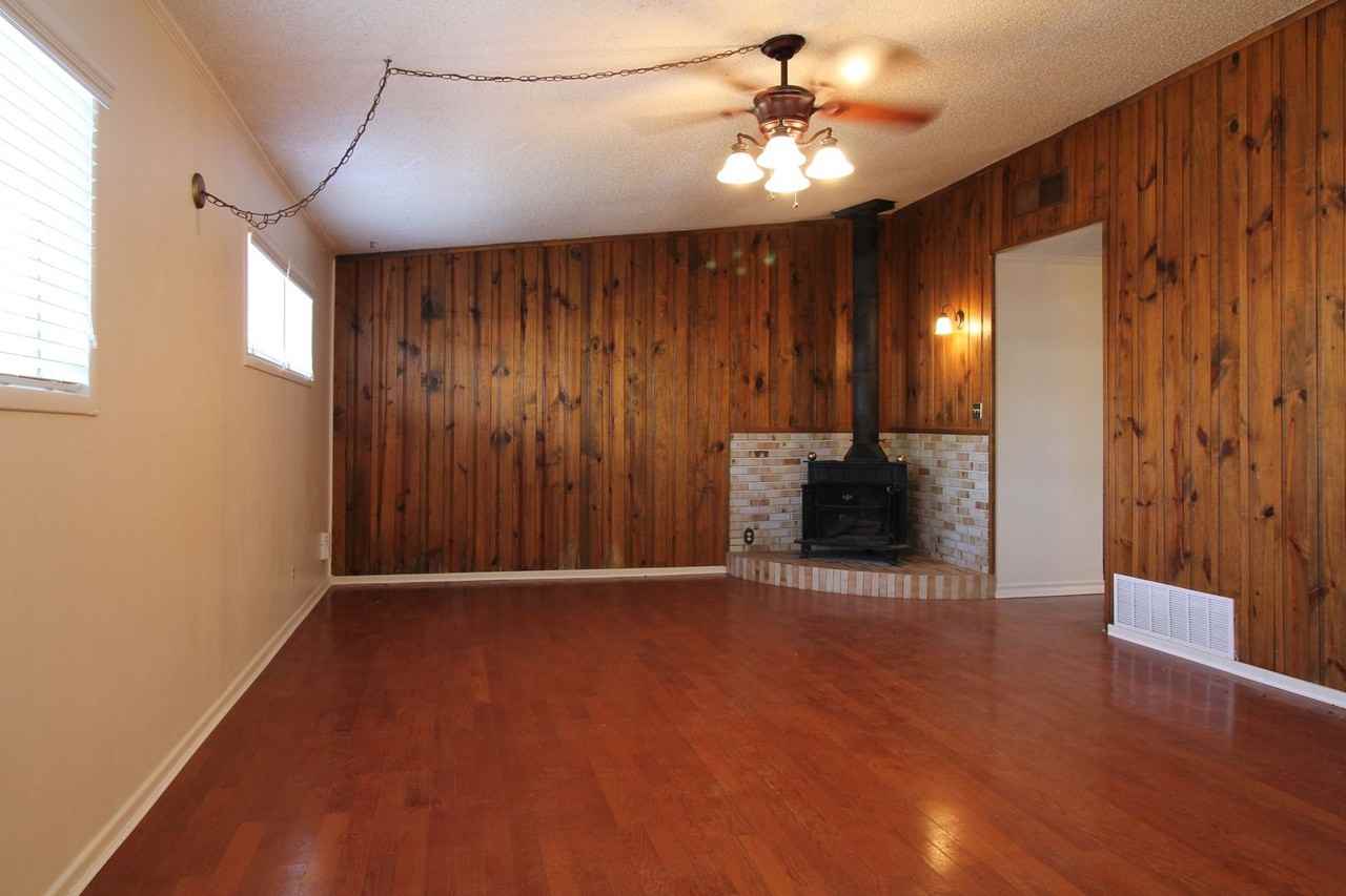 4506 44th St - Photo 5 of 12